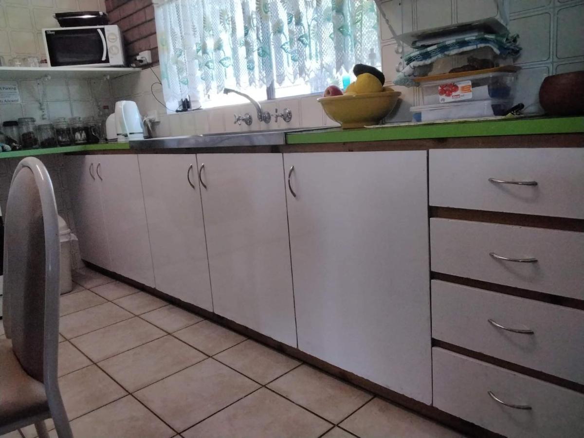 Ocean Beach Chalet 15 จูเรียนเบย์ ภายนอก รูปภาพ